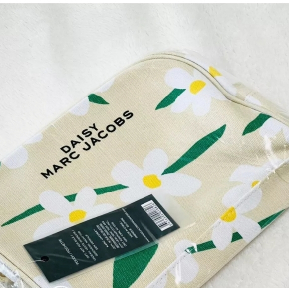 🌈MARC JACOB'S DAISY COSMETIC BAG POUCHES - Picture 3 of 4
